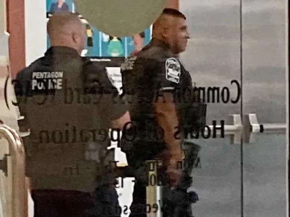 Будівлю Пентагону заблокували після пострілів біля метро