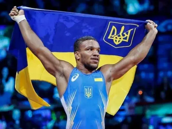 Борець-нардеп Жан Беленюк, вигравши золото на Олімпіаді, станцював гопак