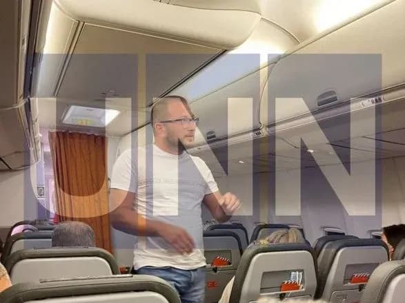 Порушення епідбезпеки пасажирів рейсу з Греції: в SkyUp провели внутрішнє розслідування