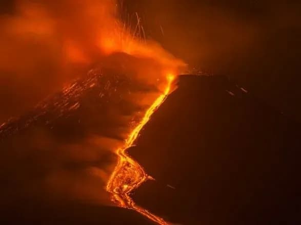 Після вивержень вулкан Етна встановив новий рекорд висоти