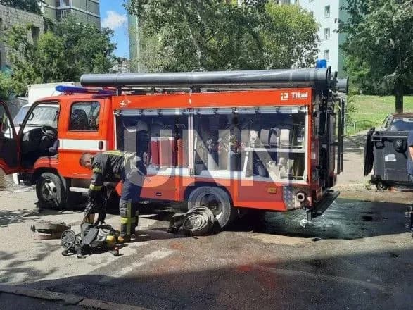 Залишив недопалок на балконі та пішов спати: у Деснянському районі горіла квартира
