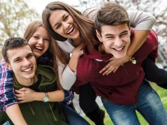 12 серпня: сьогодні відзначають Міжнародний день молоді