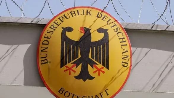 Германия сократит численность посольства в Афганистане из-за наступления талибов