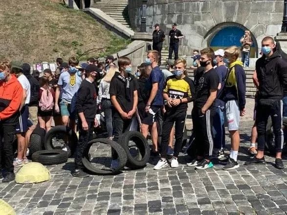 МВС: маніфестанти спровокували сутички під ОП