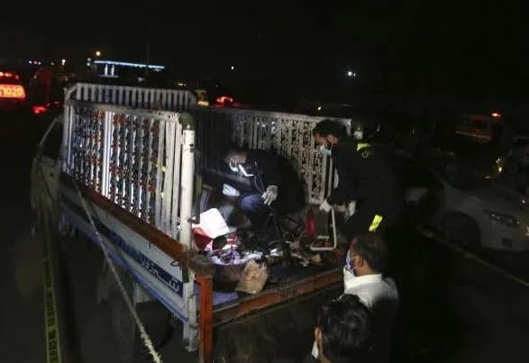 У Пакистані підірвали автівку з людьми: загинули 10 осіб