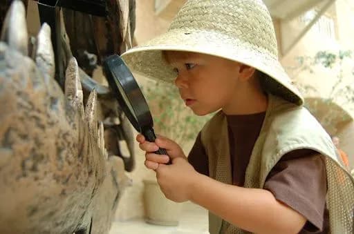 15 серпня: День археолога