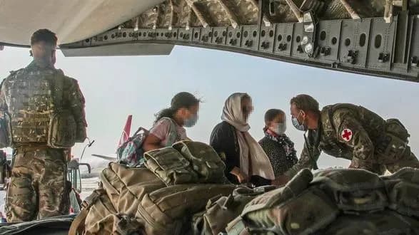 Польща почала евакуацію з контрольованого талібами Афганістану