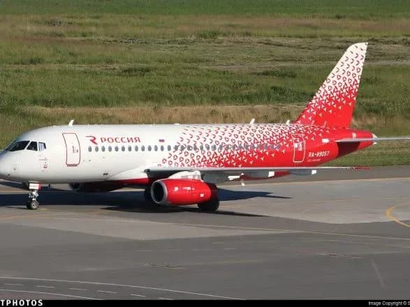 Літак Superjet рейсу Волгоград - Москва подав аварійний сигнал, можливо через розгерметизацію