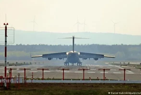 Германия: авиабаза Рамштайн станет основным центром приема афганцев