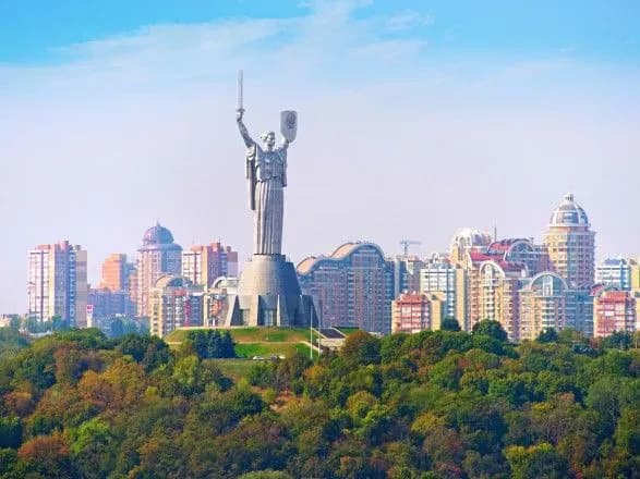 У Києві протягом минулої доби виявили понад 150 хворих на коронавірус. Одна людина померла