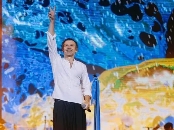 Вакарчук вперше став батьком: у лідера “Океану Ельзи” народився син