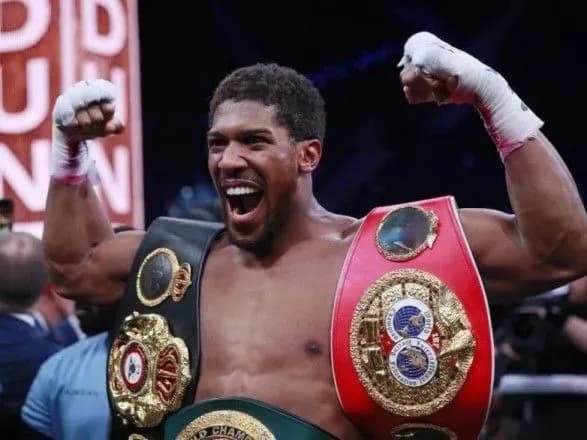 Чемпіон світу Джошуа розповів про процес тренування перед боєм з Усиком