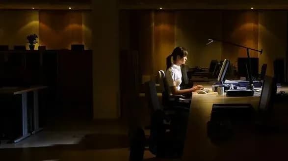 Китайские власти признали сверхурочную работу незаконной