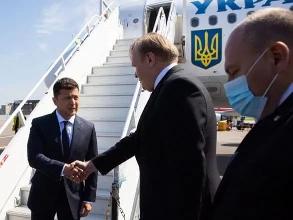 Зеленський із запізненням прибув до Кишинева на святкування Дня незалежності Молдови