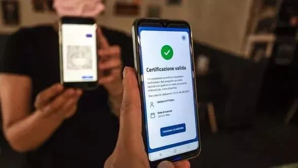 В Італії за обід в піцерії без COVID-паспорта чоловіка оштрафували на 400 євро