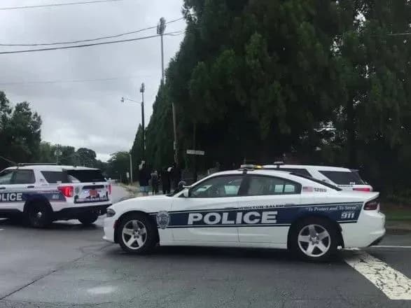 У США сталася стрілянина на території середньої школи