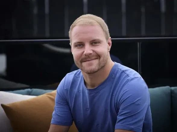 Автогонки: один из лидеров сезона "Формулы-1" изменил команды