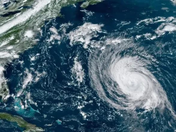 В Канаді близько 60 тис. споживачів залишилися без світла через ураган "Ларрі"