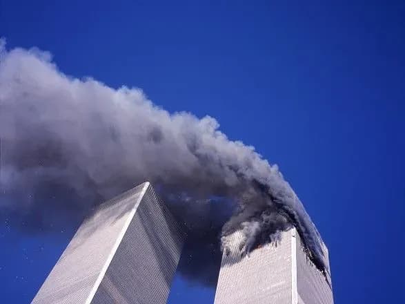 Двадцять років тому у США сталися найкривавіші теракти в історії: як це було і до чого це привело?