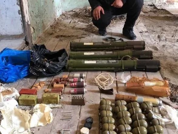 Неподалік від кордону з Угорщиною знайшли сховок з пластидом і тротилом