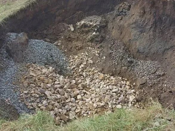 Укрзалізниця тимчасово доставляє автобусами пасажирів через провал у земляному полотні на Буковині