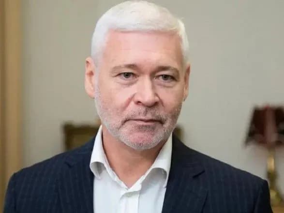 И.о. мэра Харькова Терехов поздравил паралимпийца с проблемами зрения обычной книгой и билетами в зоопарк - соцсети