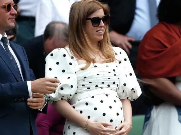 Онука королеви Єлизавети II уперше стала мамою