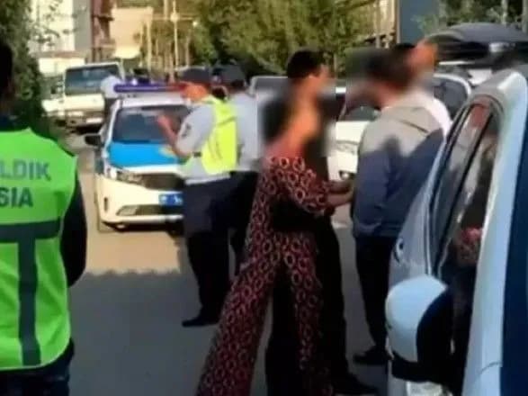 В Казахстане мужчина открыл стрельбу по судебным приставам, есть погибшие