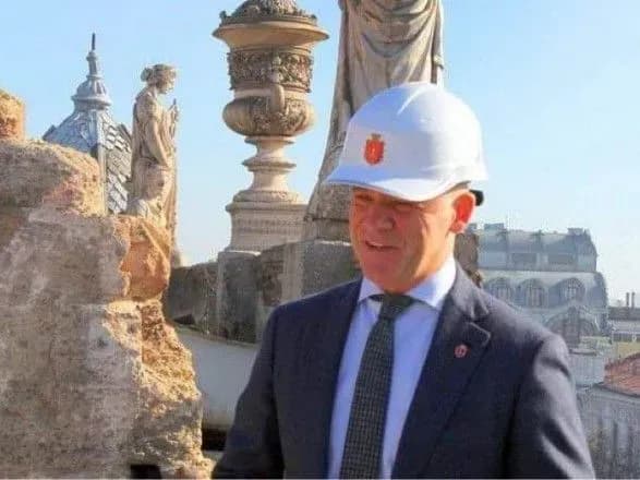 Чверть мільярда бюджетних гривень опинилися у кишені одеського втікача: як у Труханова “рятують” пам'ятки архітектури