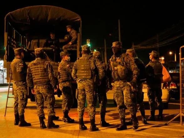 Через бунт у в'язниці Еквадору помилують майже 2 тисячі людей