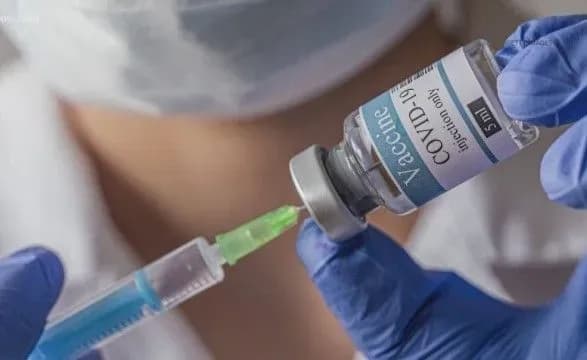 Вже 81% освітян отримали хоча б одне щеплення проти COVID-19: де найбільше вакцинованих