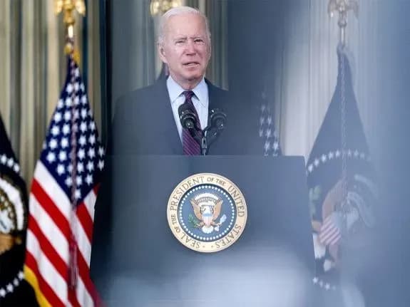 Рейтинг Байдена знизився до рекордно низького рівня - дослідження