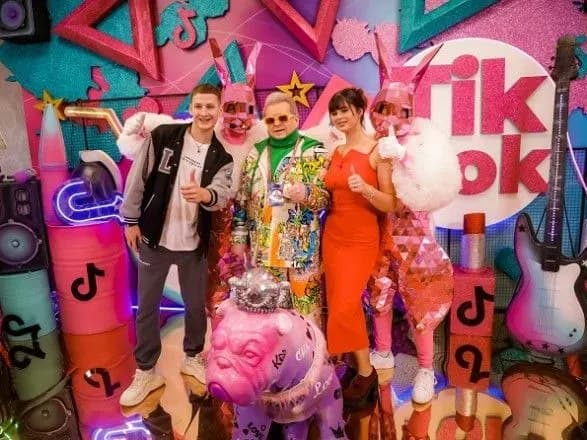 Михайло Поплавський вручив студентські квитки майбутнім тіктокерам