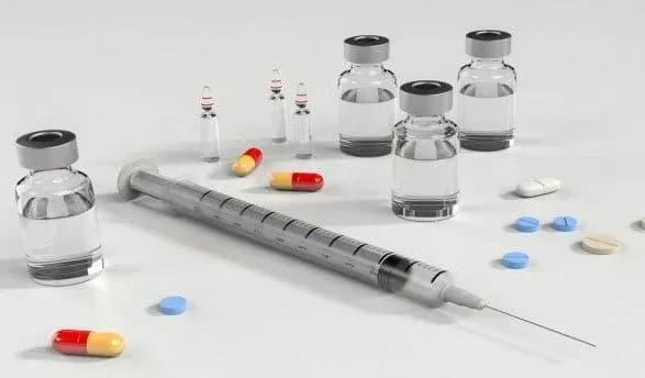 Власть Харькова закупала лекарства против COVID-19 по сверхвысоким ценам, а теперь просит финансовой помощи у Кабмина