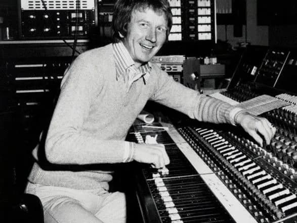 Помер британський композитор, який співпрацював з Барброю Стрейзенд