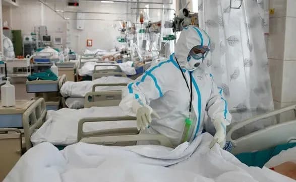 В окупованому Криму посилили коронавірусні обмеження: людей старше 65 років зобов'язали не виходити з дому