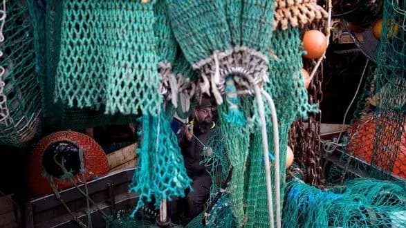 Франція погрожує заблокувати британські рибальські судна в портах