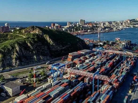 Далекий Схід Росії зіткнувся з нестачею товарів першої необхідності. Ймовірна причина у транзиті з Китаєм