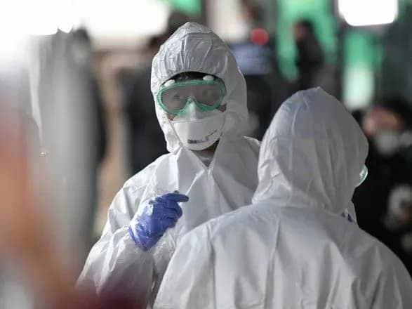 Кожен десятий українець боїться чіпування через вакцинацію від COVID – опитування