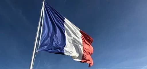 Франція закликала Росію вплинути на Білорусь, яка створила міграційну кризу на кордоні ЄС