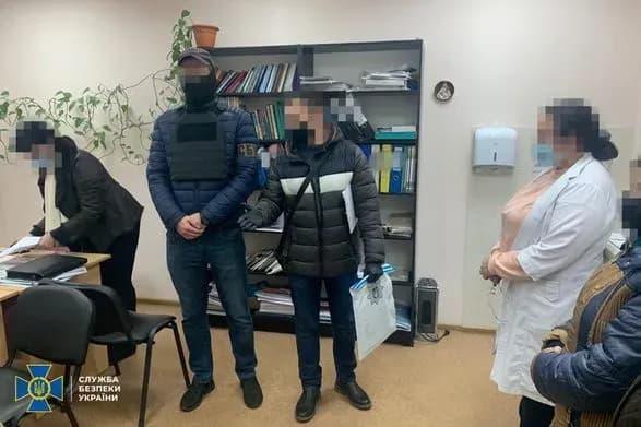 Підробляли тести та COVID-сертифікати: у Києві викрили дві групи аферистів