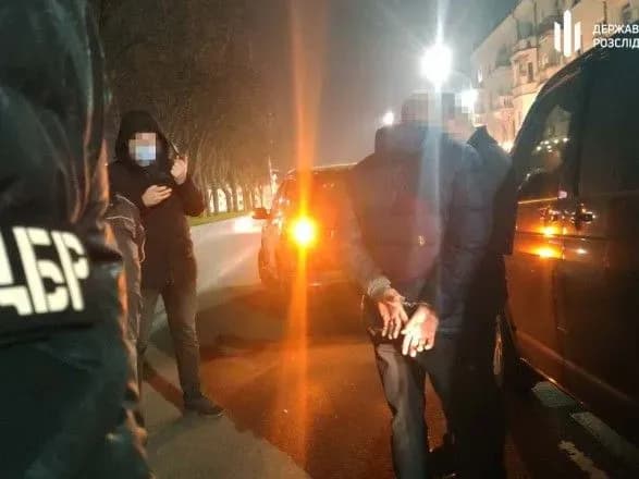 Обіцяв не створювати перешкод і видати потрібний акт: директора одного із держпідприємств НААН піймали на хабарі