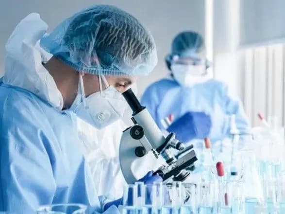 В восьми областях Украины впервые обнаружили новый подтип коронавируса “Дельта”