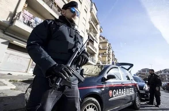 Перевозили гроші у коробках з-під макаронів: в Італії затримали 40 мафіозі
