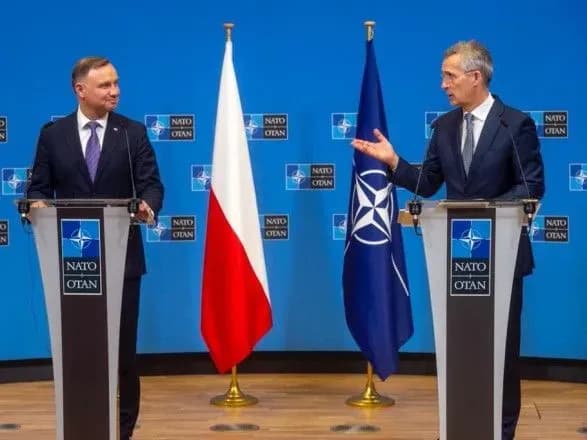 Генсек НАТО обговорив з Дудою "велику та незвичну концентрацію сил" РФ біля України