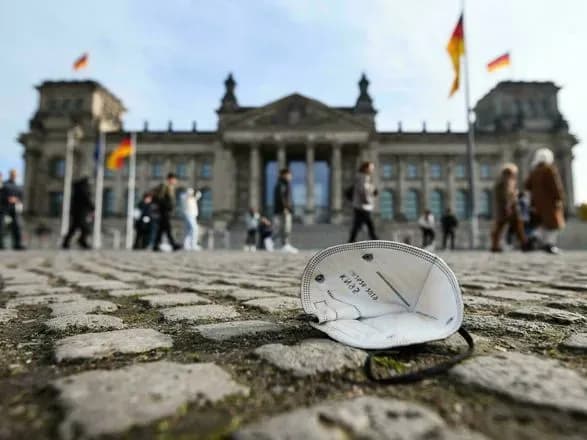 Четверта хвиля COVID-19 в Німеччині: кількість смертей перевищила 100 тисяч