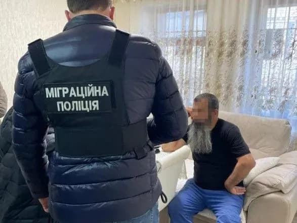 На Дніпропетровщині іноземці через фіктивні шлюби з українками намагалися отримати громадянство