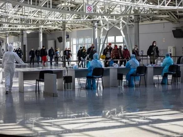 Несколько стран ЕС запретили рейсы из Южной Африки из-за нового штамма коронавируса