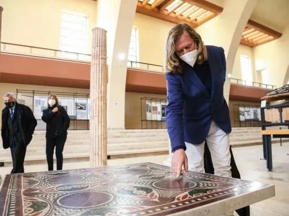 Мозаїку давньоримського імператора Калігули випадково використовували як журнальний стіл