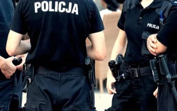 У Польщі чоловік зарізав дружину та тещу на очах у свого малого сина та вчинив самогубство